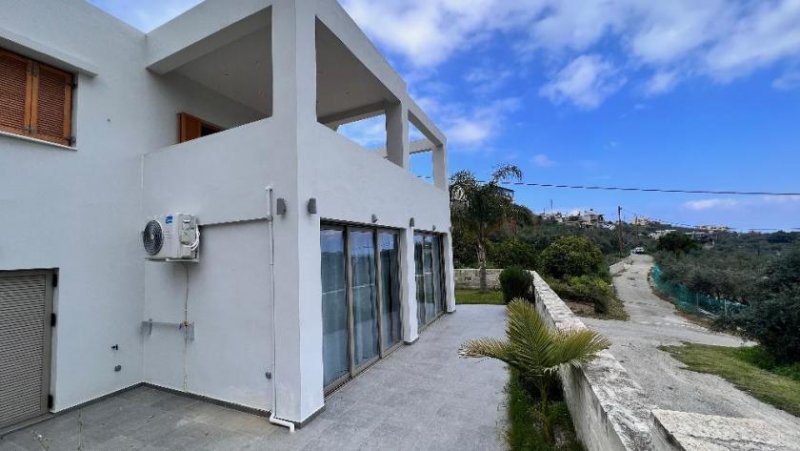 Stalos Schöne Villa mit Pool und Meerblick in Stalos zu verkaufen Haus kaufen